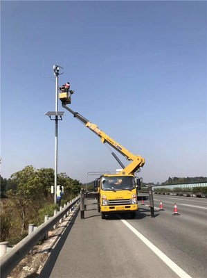 路燈車租賃 鴻煒信高空設(shè)備出租 武漢大道路燈車出租