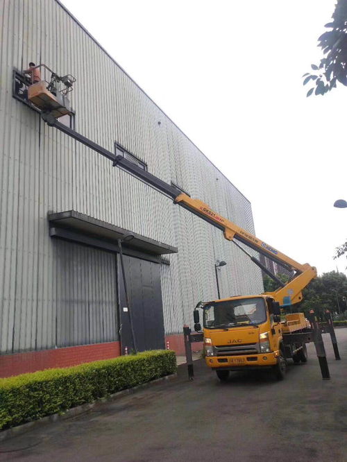 成都高空車專業租賃,路燈車出租,升降車,登高車出租