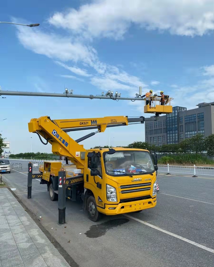 廣州增城區高空作業車出租,增城荔城修剪樹枝路燈車租賃電話